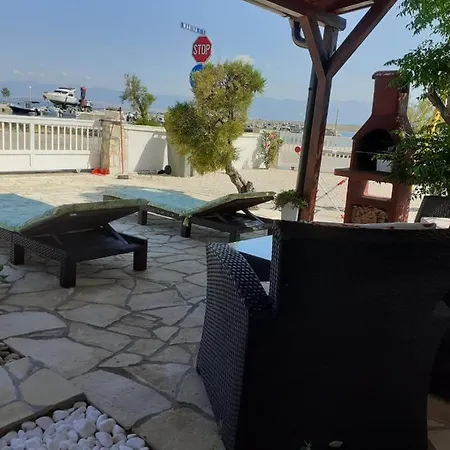 Apartment On The Beach Vir Exterior photo