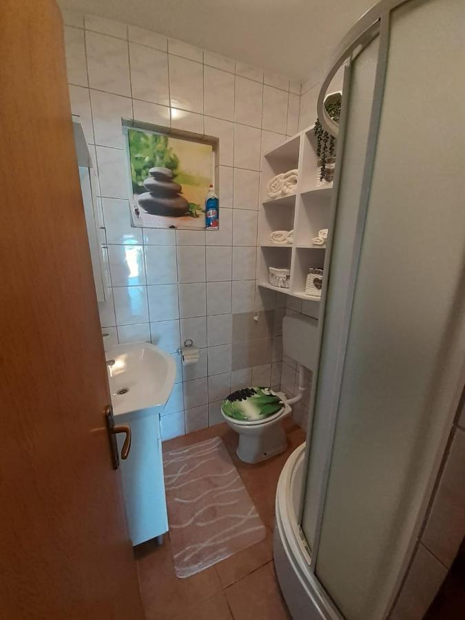 On The Apartment Vir